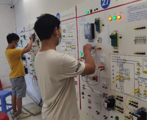   　　常州高壓電工證可以干低壓電工證的活嗎?