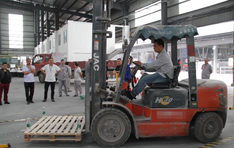   　　泰安叉車證在哪里報(bào)名考?