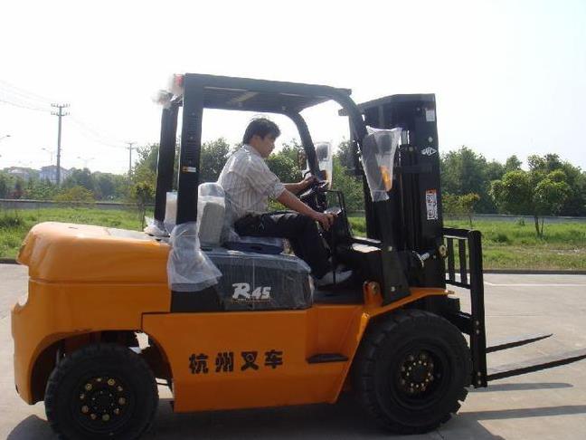 　　威海叉車司機證的重要性