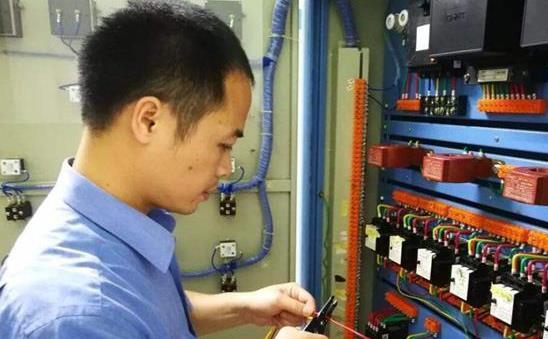 連云港低壓電工操作證在哪里報考(低壓電工操作證在哪里報名)