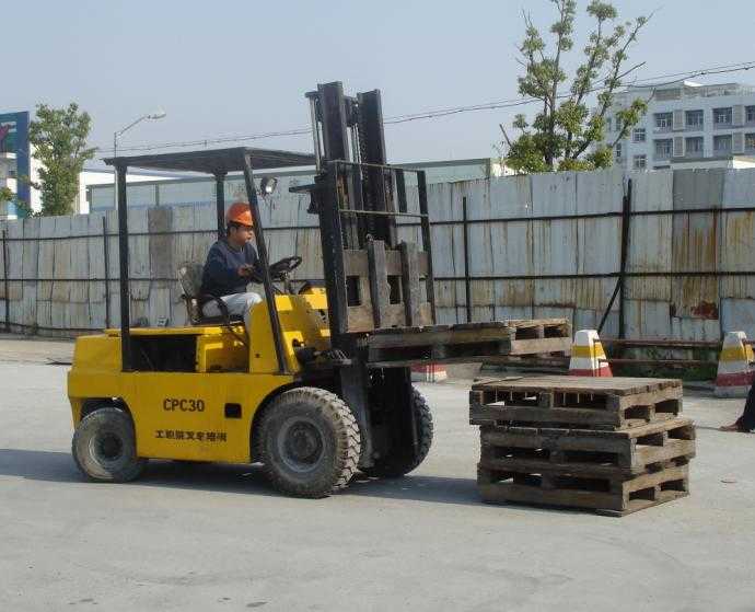 叉車