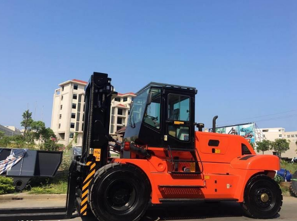 叉車